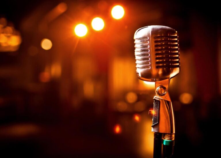 Holiday Open Mic Night Comes to Mill Hill Playhouse